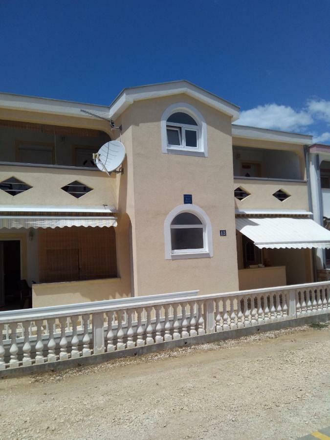 Apartment Marta Nin Exterior photo